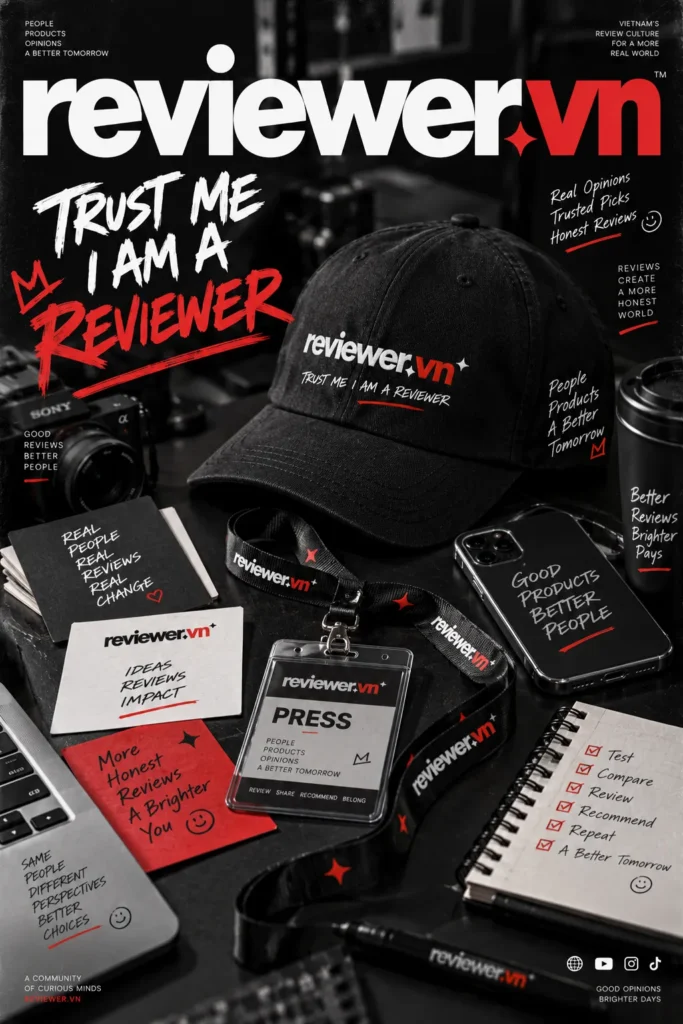 Bộ phụ kiện Reviewer.vn gồm mũ, thẻ press và sổ tay đồng bộ